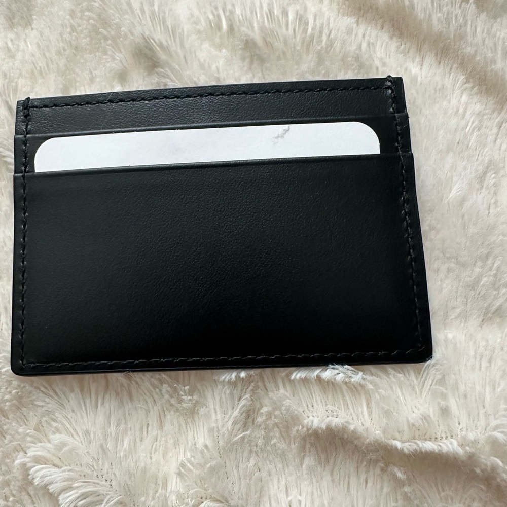 Brand New GUCCI card holder - Picture 2 of 4